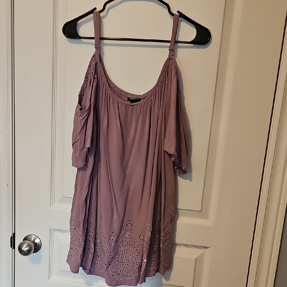 torrid Mauve Cold-Shoulder Eyelet Tunic Top